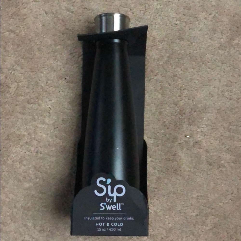 Swell Black Water Bottle